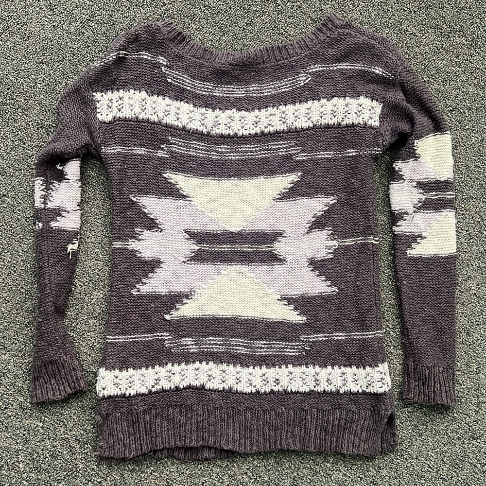 Sweater - Picture 3 of 5